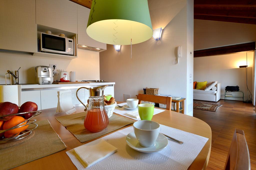Heart Milan Apartments Navigli Szoba fotó